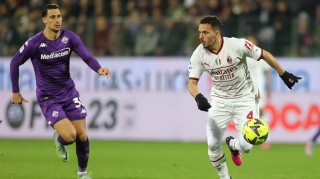 意甲焦点战：国际米兰主场碾压佛罗伦萨，蓝黑军团剑指三分！